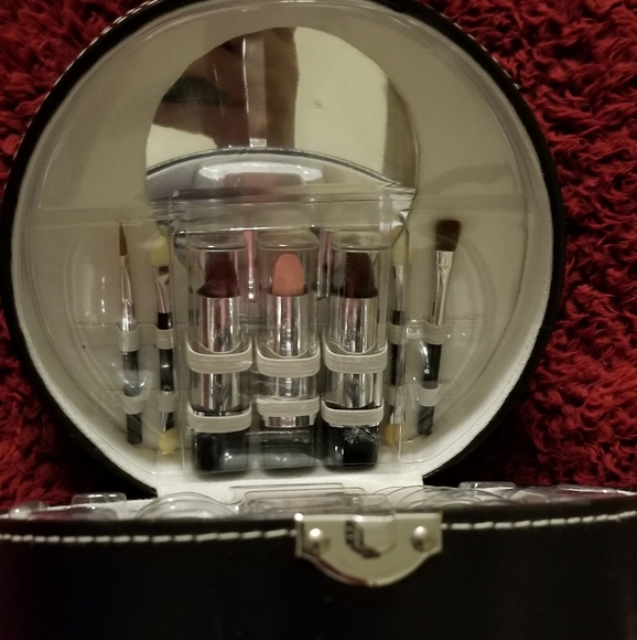 Color Workshop Holiday Traveler Makeup Kit New - Picture 5 of 14